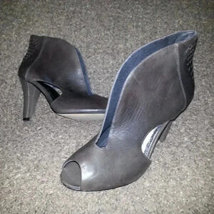 ELLIOTT LUCCA-Alessandra-Taupe/Brown Leather-Woven Detail-Ankle Booties-Sz8.5-NM